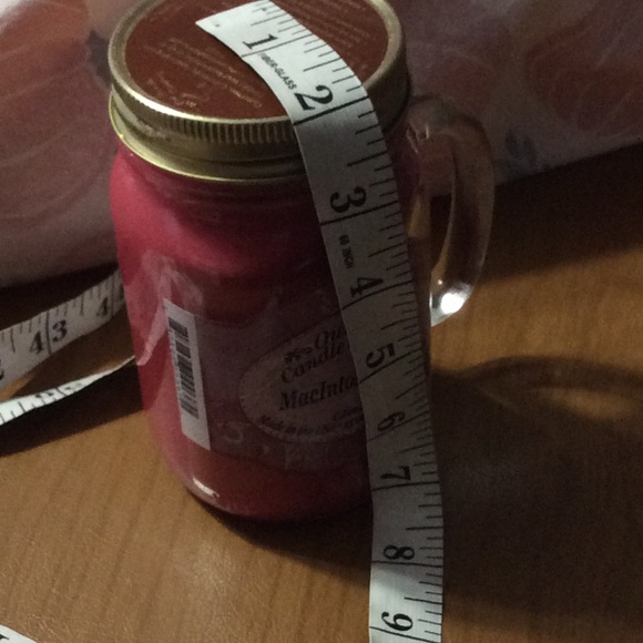 COPY - Macintosh Apple Candle - Picture 4 of 5